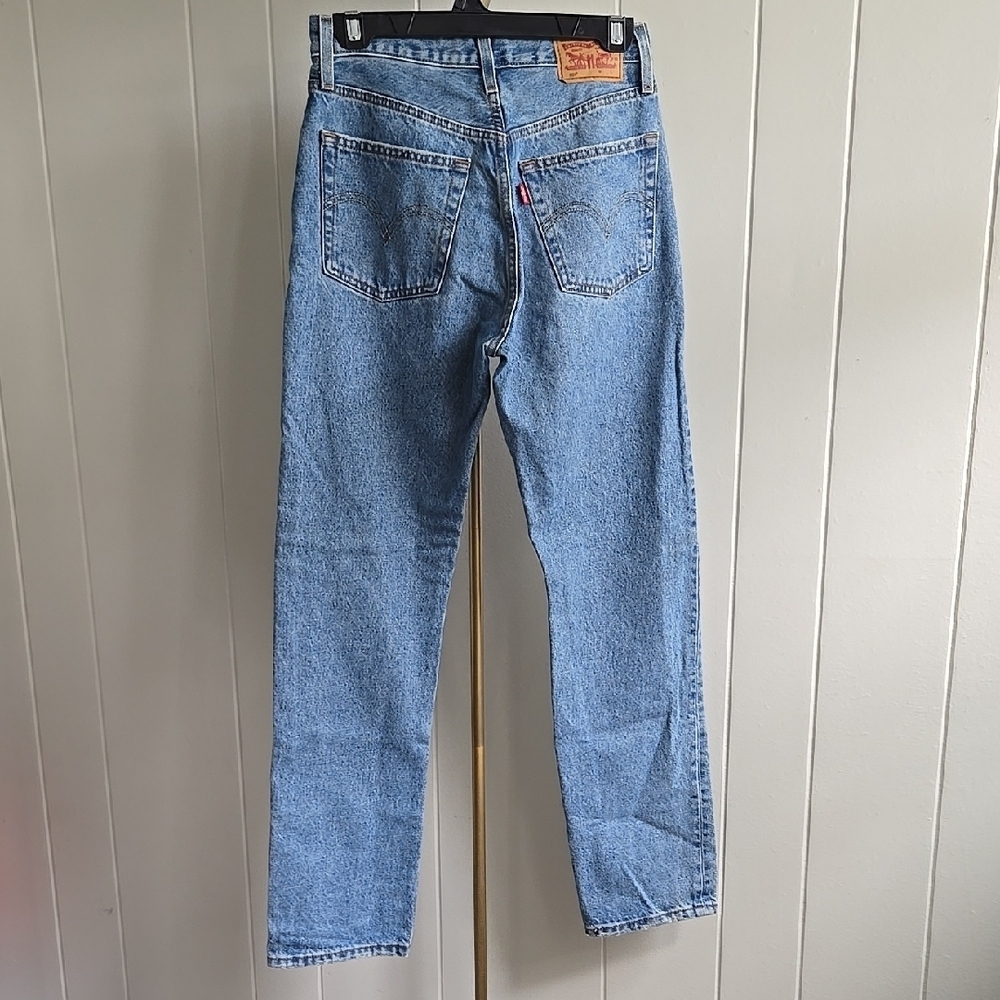 Levi's 501 Light Blue Straight Jeans - Picture 3 of 10